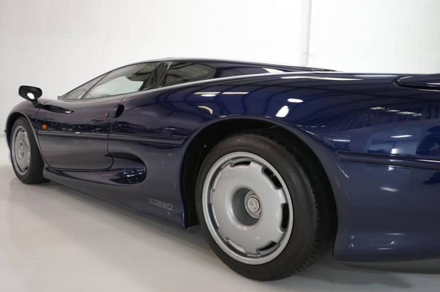 Детали экстерьера Jaguar XJ220 1994 года  (фото 38 из 55)